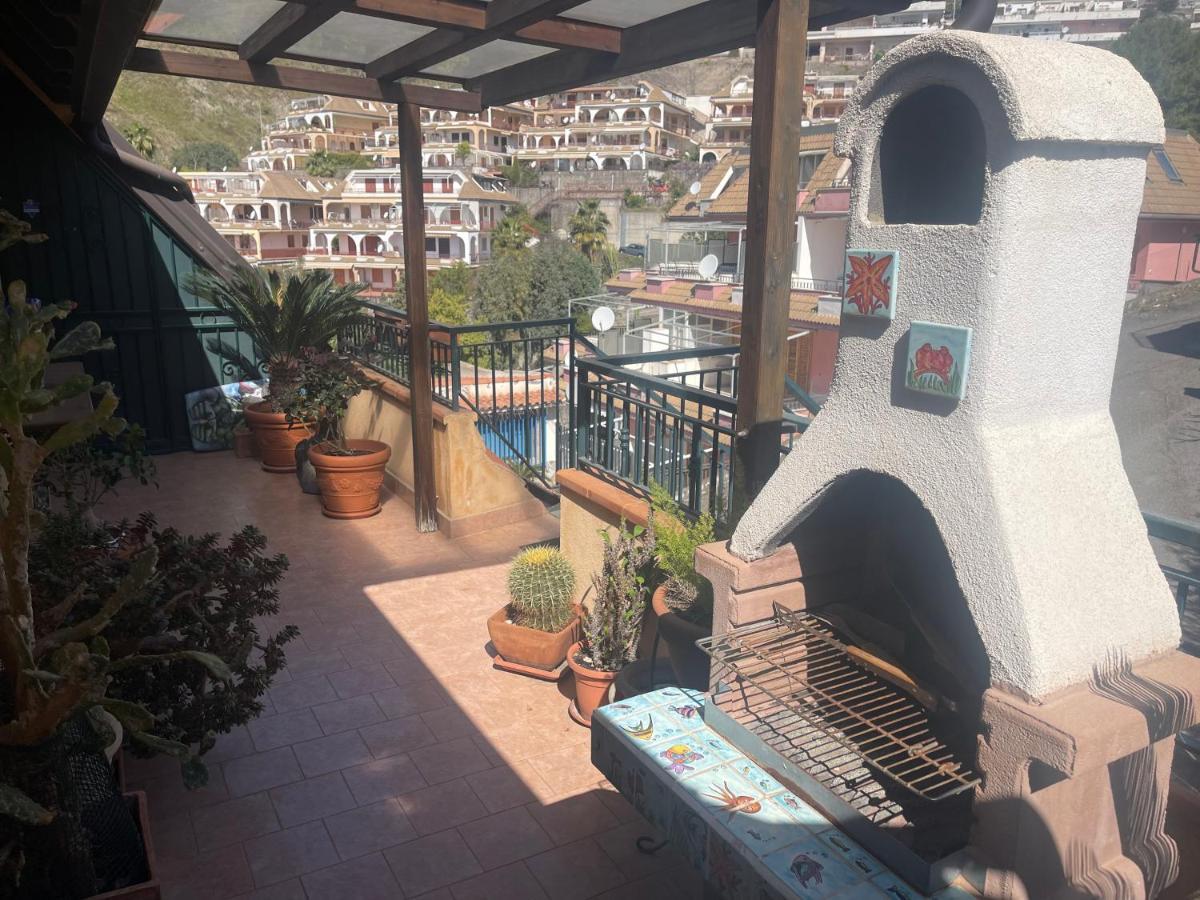 Casa Vacanze Cuzari Apartment Letojanni Exterior photo